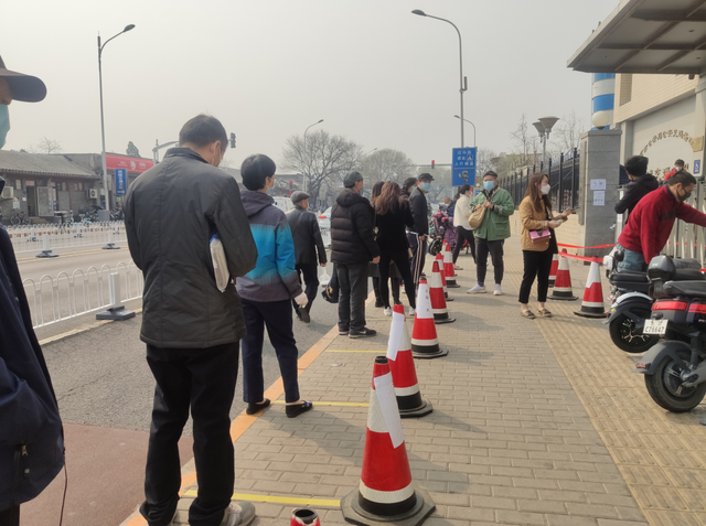 復(fù)工后電動(dòng)自行車成“香餑餑”：銷量直線漲，上牌排長(zhǎng)隊(duì)！